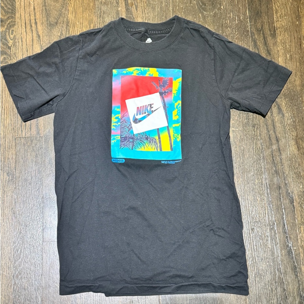 Nike Men's Black Graphic T-Shirt